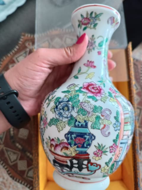 Magnifico vaso asiatico firmato di circa 20 cm di altezza
