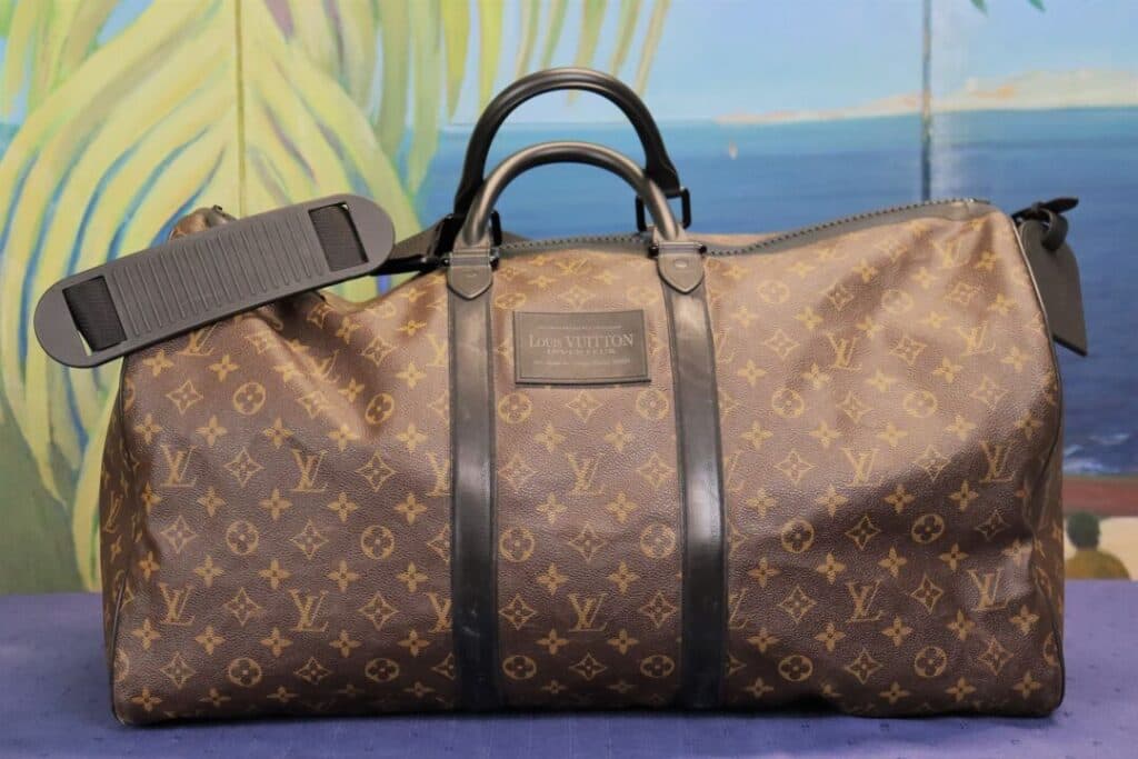 Comment reconnaître un vrai sac Louis Vuitton ?