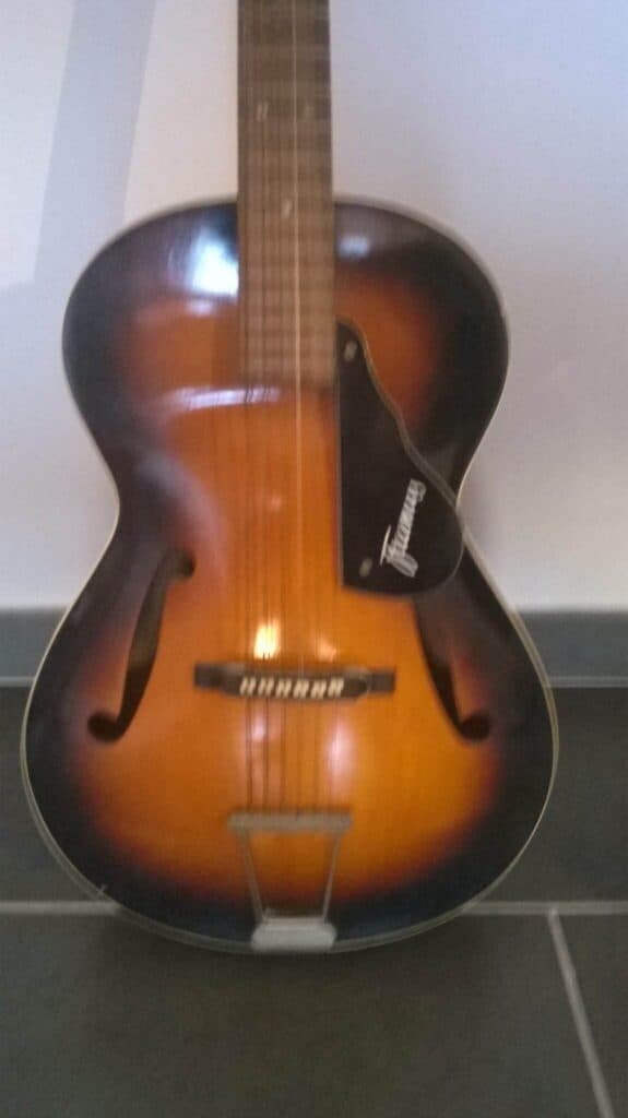 Stima di una chitarra Framus