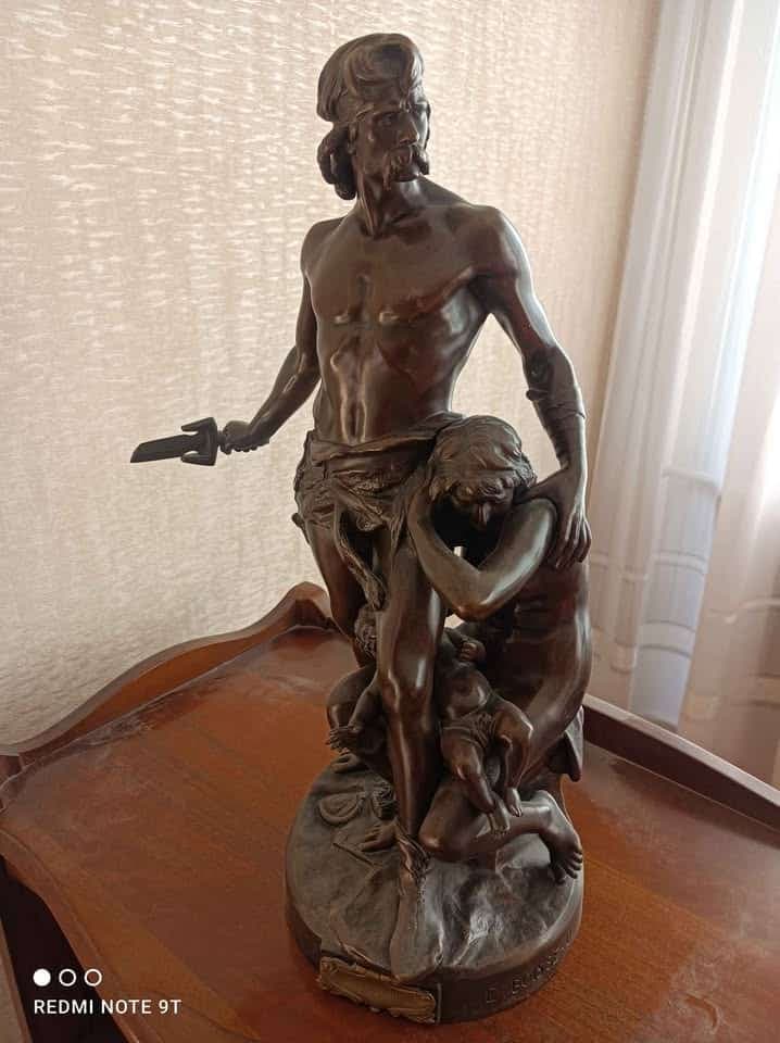 Stima del valore della scultura ‘La difesa del focolare’ firmata da E. Boisseau