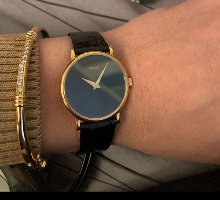 Bracciale rigido eccezionalmente decorato in oro e diamanti scintillanti