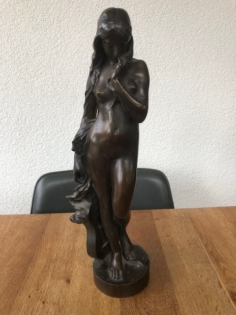 Stima di valore per una scultura femminile in bronzo di 38 cm firmata Alexandre Falguiere
