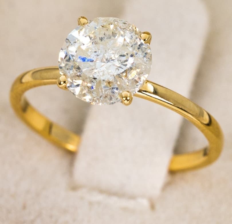 Charmante anello in oro giallo 18 carati con un magnifico diamante certificato IGI di 2.01 carati