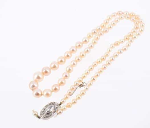 Comment stimare una collana di perle coltivate?