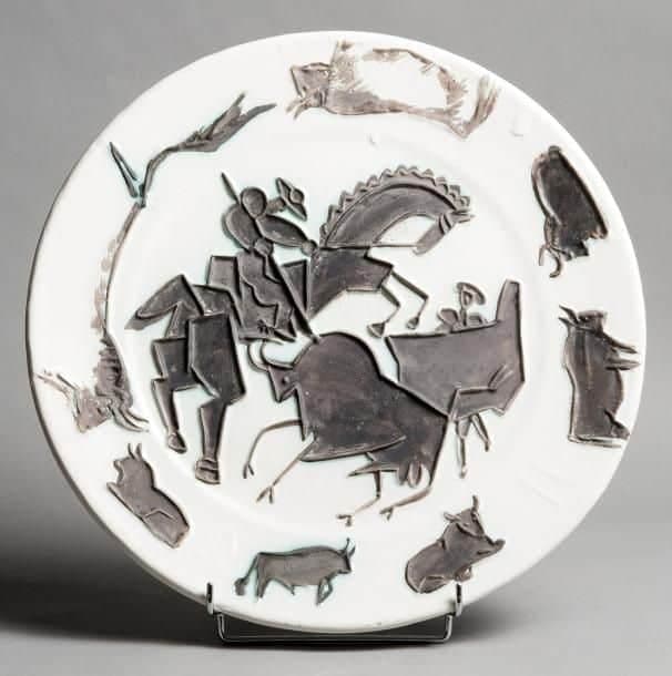 Piatto in ceramica “Corrida” di Picasso e Madoura : stima gratuita Piatto in ceramica “Corrida” di Picasso e Madoura : stima gratuita