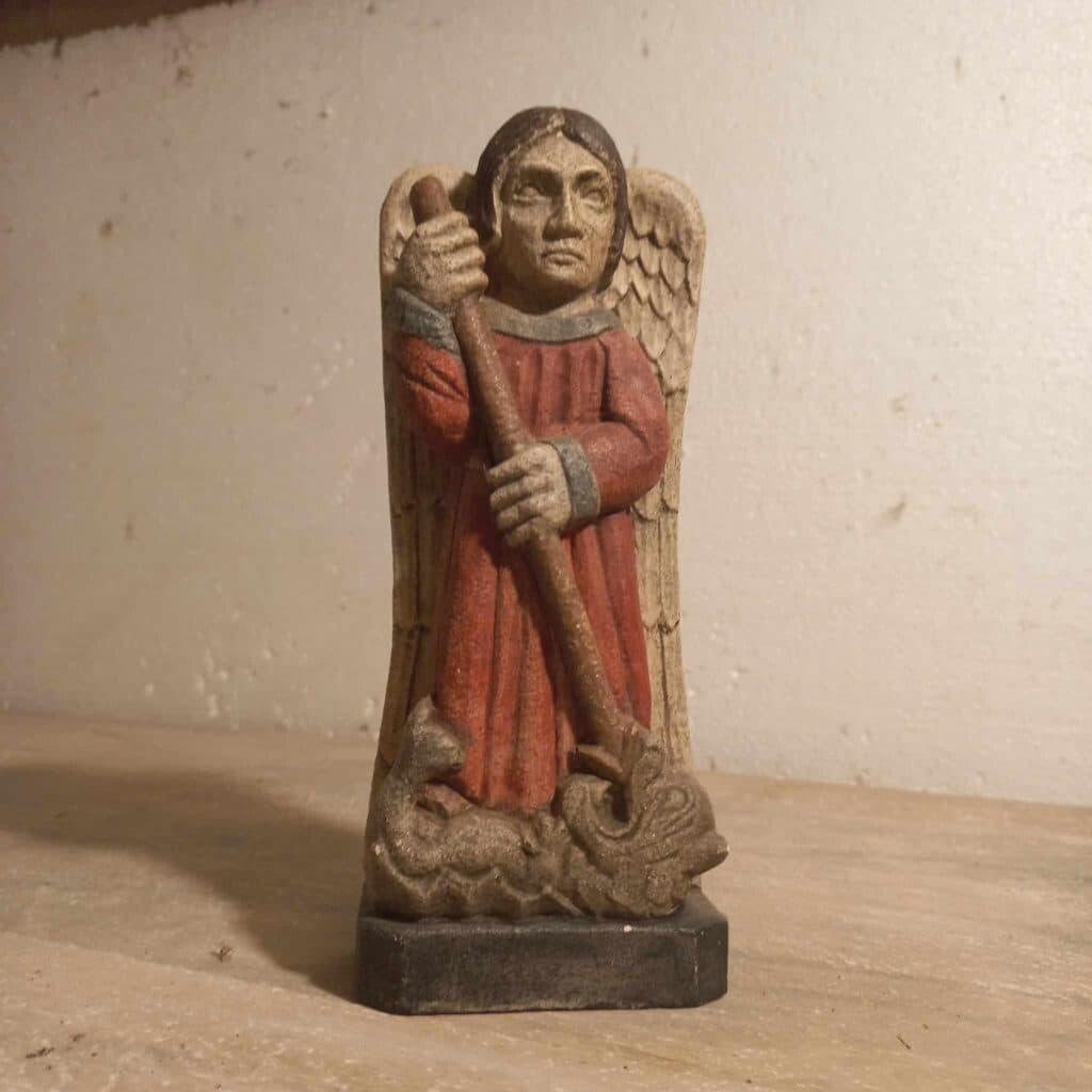 Stima di Prezzo di una Statuetta di San Michele Policroma di JLD Delaroche