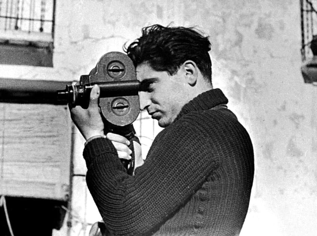Robert Capa (1913 – 1954) : stima gratuita Robert Capa (1913 – 1954) : stima gratuita