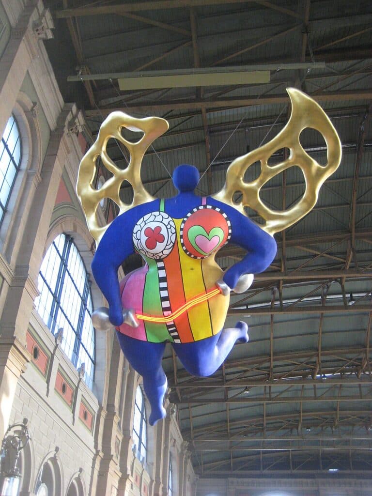 Saint-Phalle Nana di Niki de Saint-Phalle Nana di Niki de