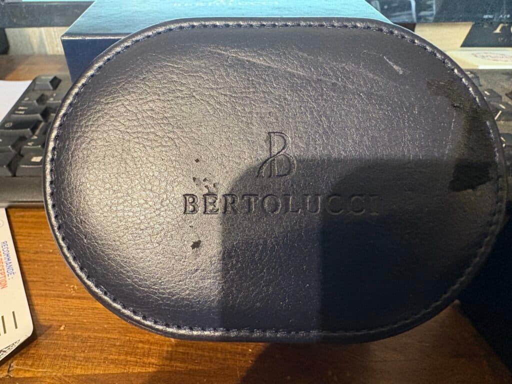 Stima del valore di un orologio Bertolucci in oro giallo con un bracciale in struzzo, poco indossato e sempre nella sua confezione originale.