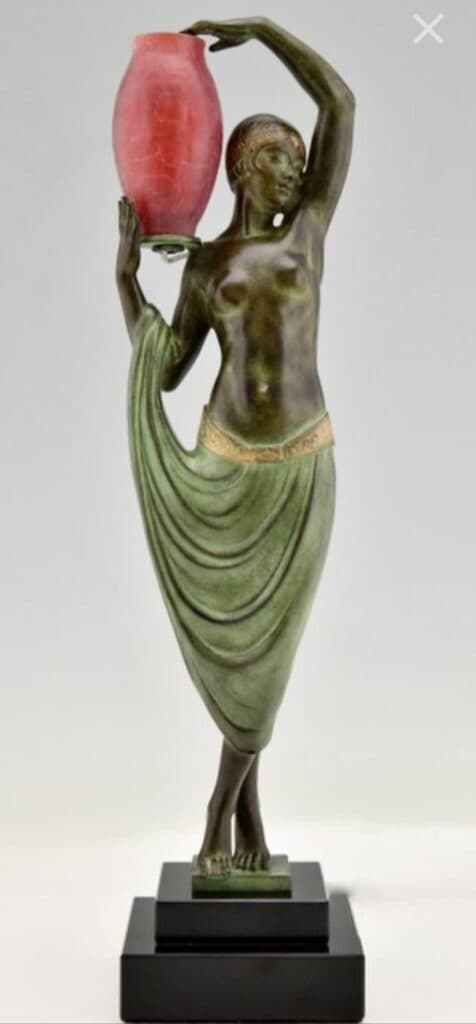 Elegante Lampada Art Déco firmata Fayral – Un Capolavoro di Pierre Le Faguays e Max Le Verrier che rappresenta una Donna Nuda con Vaso